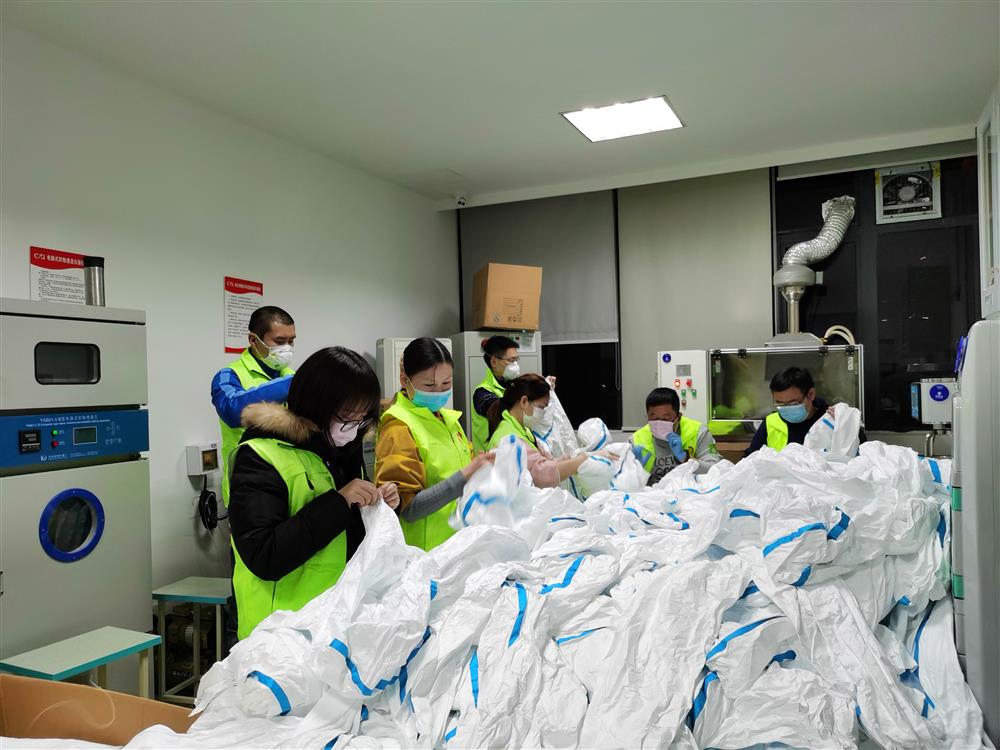 綠馬甲&ldquo;浦東青年志愿者&rdquo;，的一次晚班志愿服務(wù)