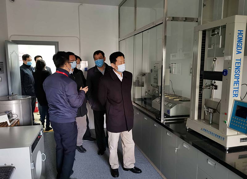 上海市委常委、副市長(zhǎng)吳清一行蒞臨指導(dǎo)誠(chéng)格防御物資的生產(chǎn)