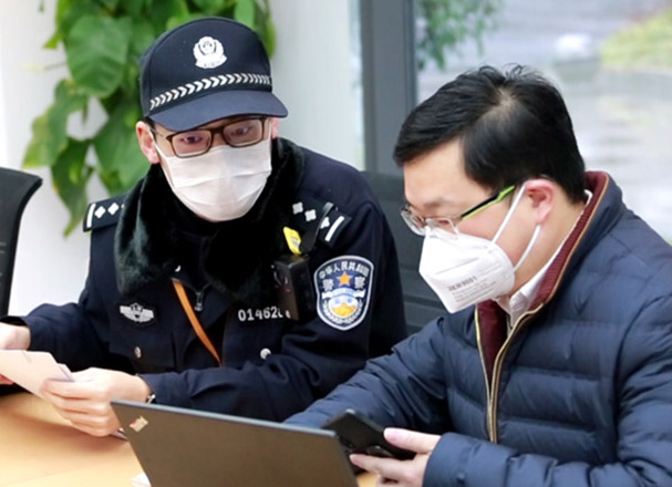 滬警方主動對接我司，保障誠格一次性防護服安全生產(chǎn)